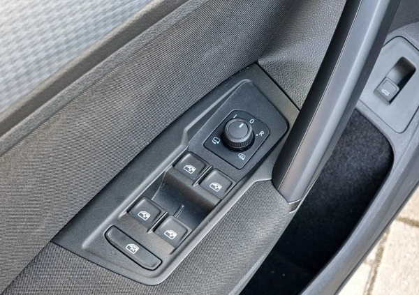 Volkswagen Tiguan cena 124900 przebieg: 21000, rok produkcji 2021 z Koszalin małe 352